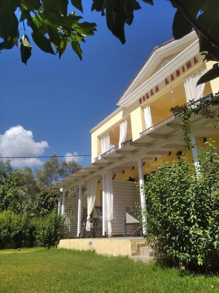 Villa Ladina Лигия Экстерьер фото