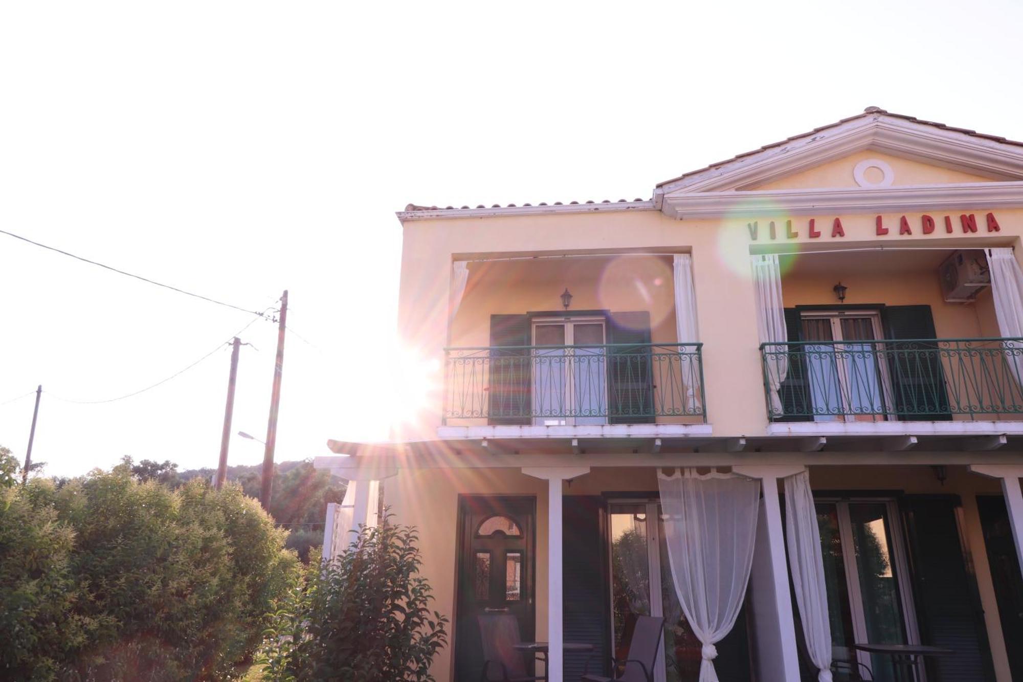 Villa Ladina Лигия Экстерьер фото